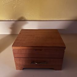 Jewelry box
