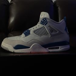 Jordan 4 Military Blues 