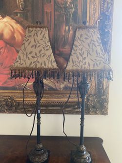 Pair of buffet lamps. Excellent condition