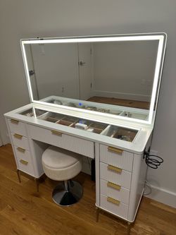 48" Fluted Makeup Vanity Desk with Mirror!