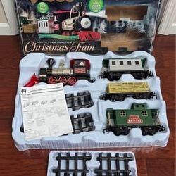 Working North Pole Junction Christmas Train Set with 18’ of Track COMPLETE just $40 