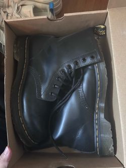Multiple pairs of shoes!!