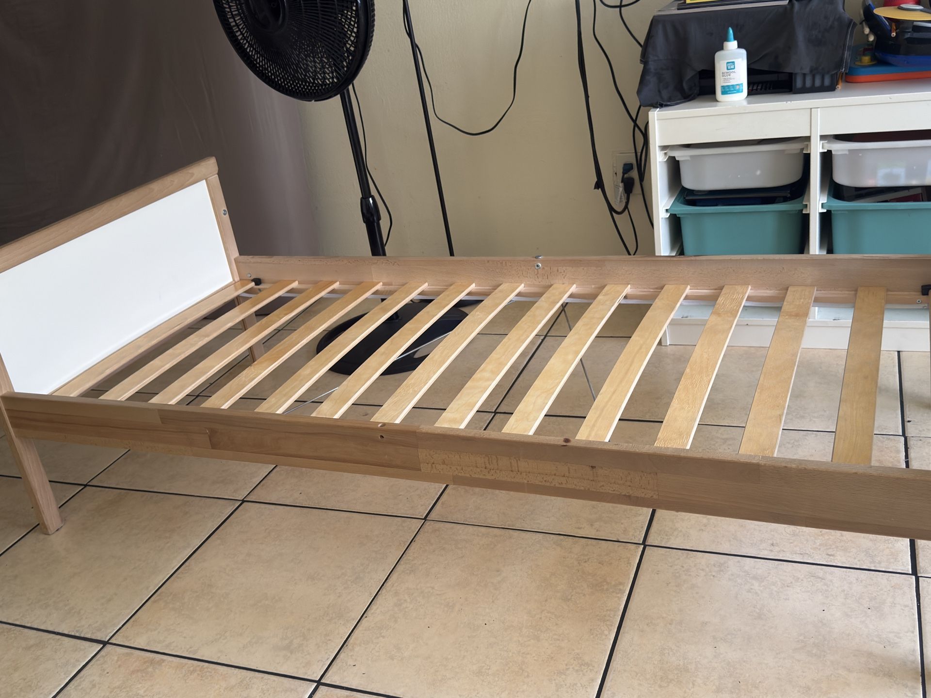 Toddler Bed (No Mattress) 