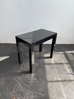 Solid Wood Black Side Table / End Table – Modern Square Accent Table