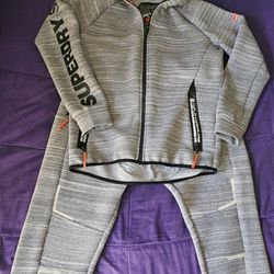 GYM TECH STRETCH ZIP HOODIE AND PANT WORKOUT SET.  SIZE  L  HOODIE. SIZE M  PANT 
