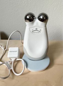 NuFACE Trinity Facial Toning Device