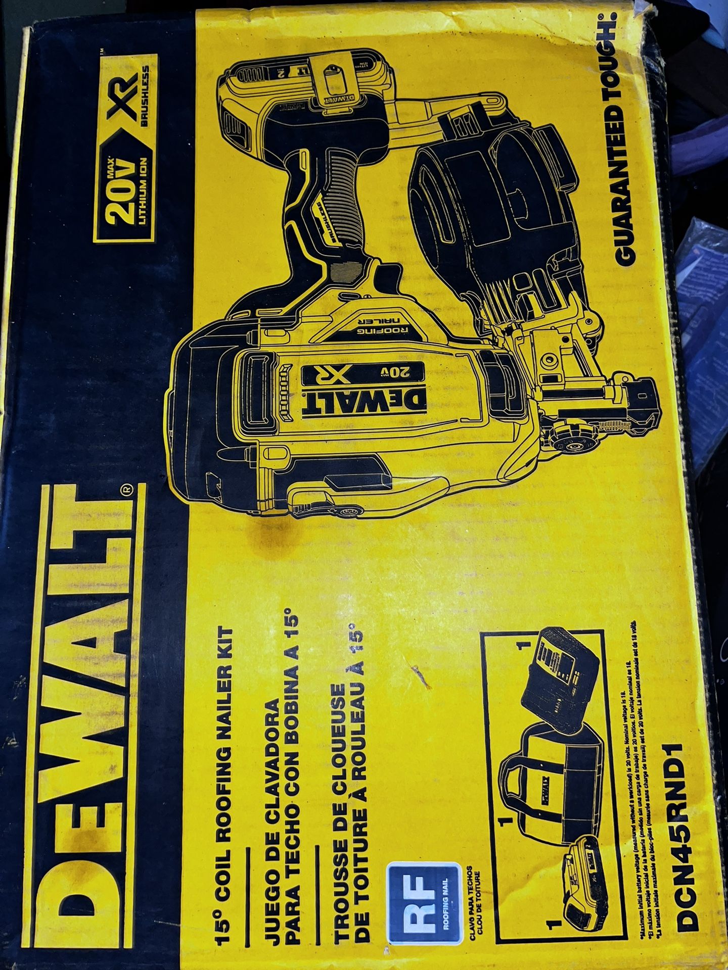DEWALT 20V MAX Lithium-Ion 15-Degree Electric Cordless Roofing Nailer Kit with 2.0Ah Battery Charger and Bag