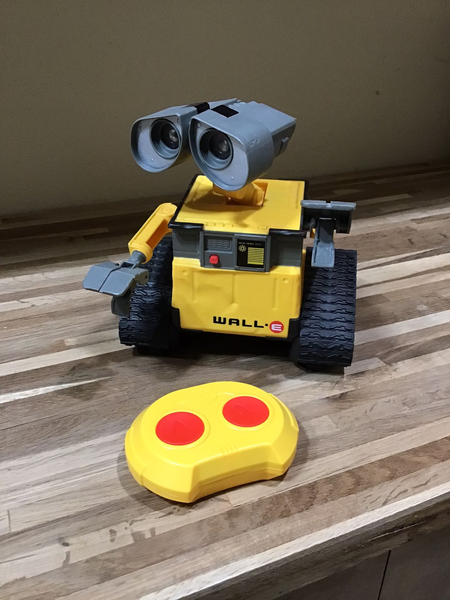 WALL•E Remote Control Robot Toy 9.5in Tall