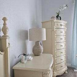 Beautiful Classic Bedroom Set 5 Pcs 