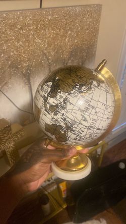 Gold globe
