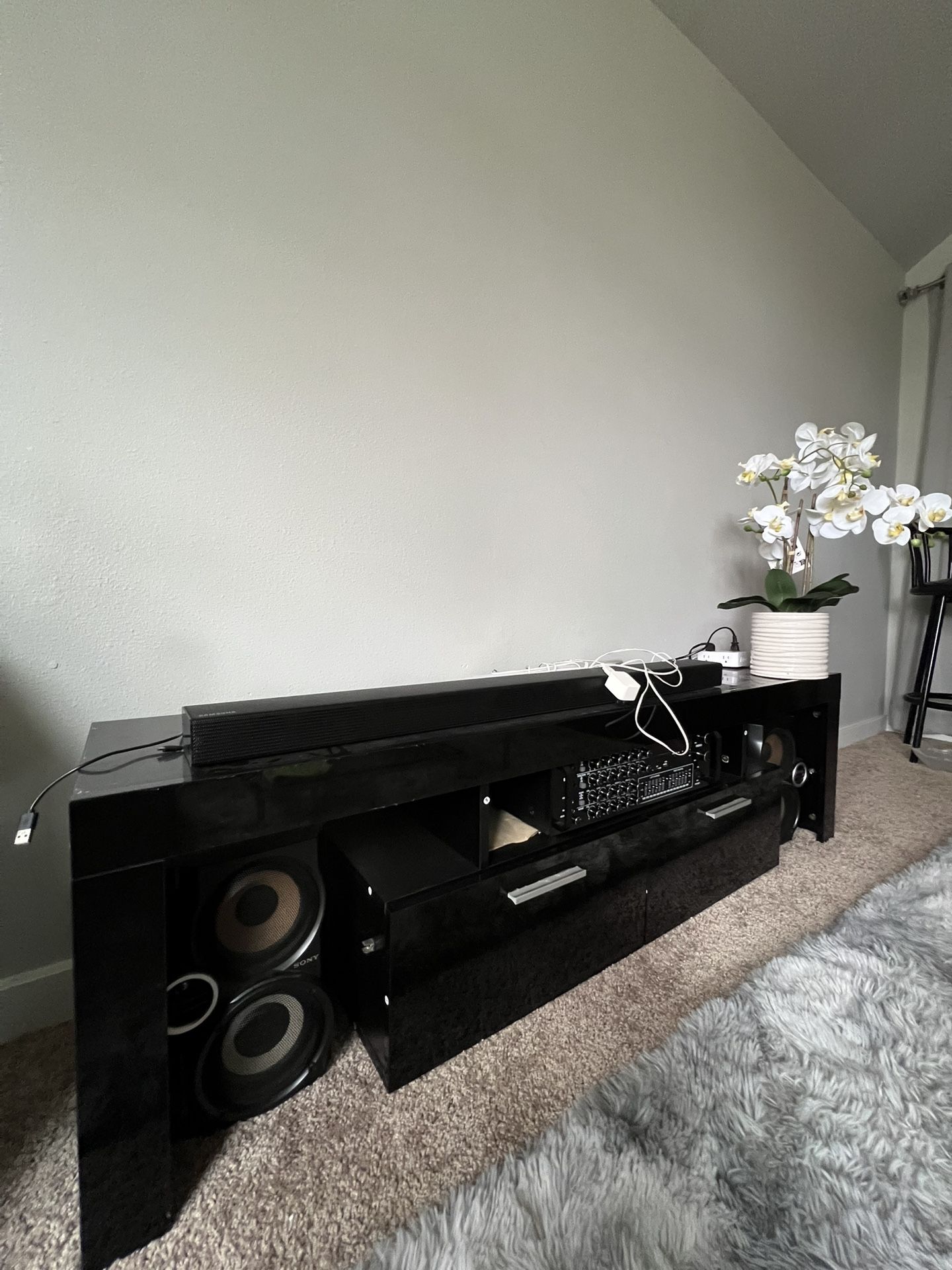 SAMSUNG SOUNDBAR SYSTEM