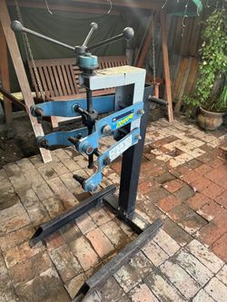 coil spring compressor