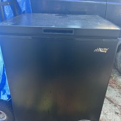 Arctic king chest freezer