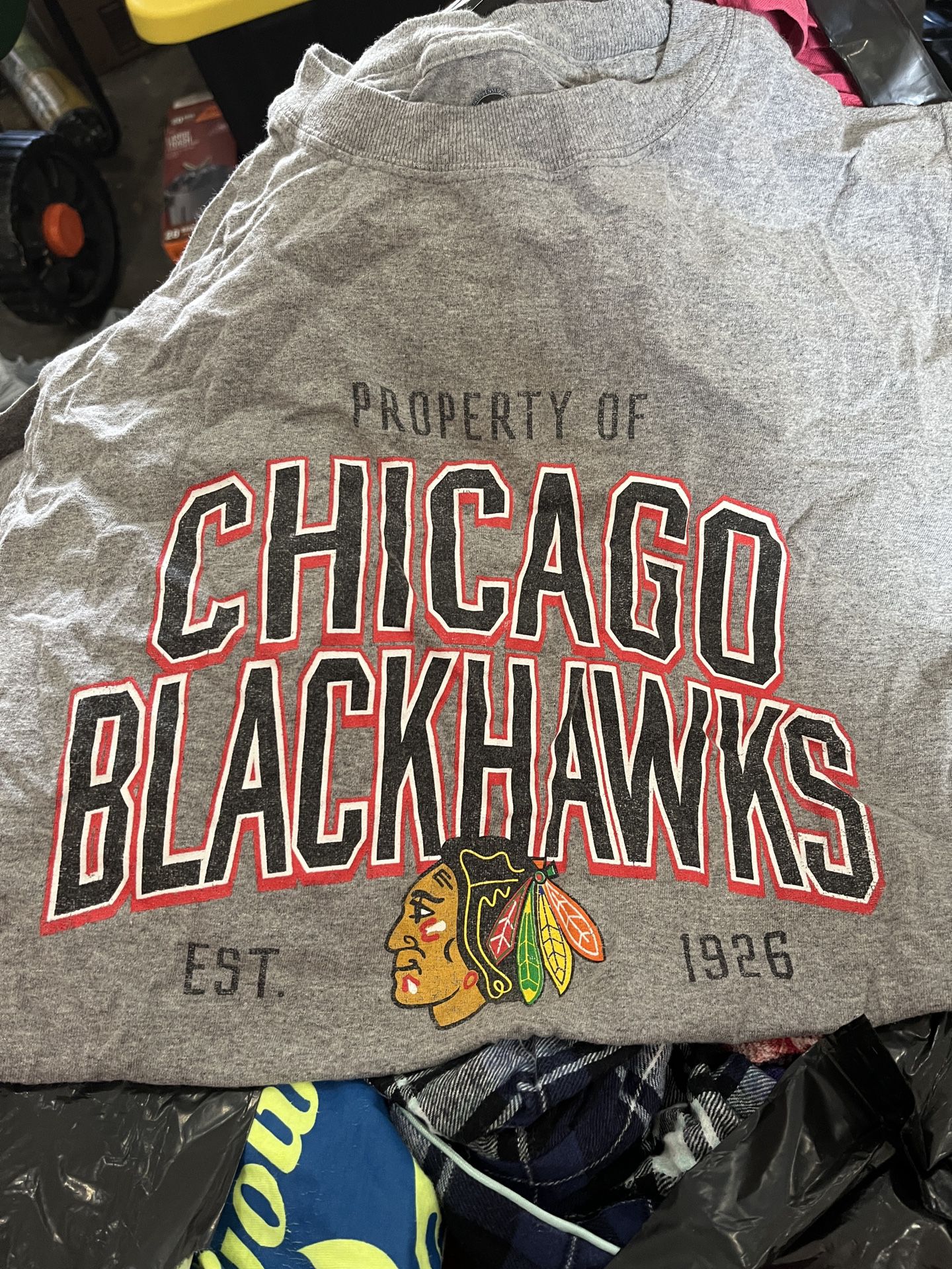 Early 2000's Chicago Blackhawks Shirt 