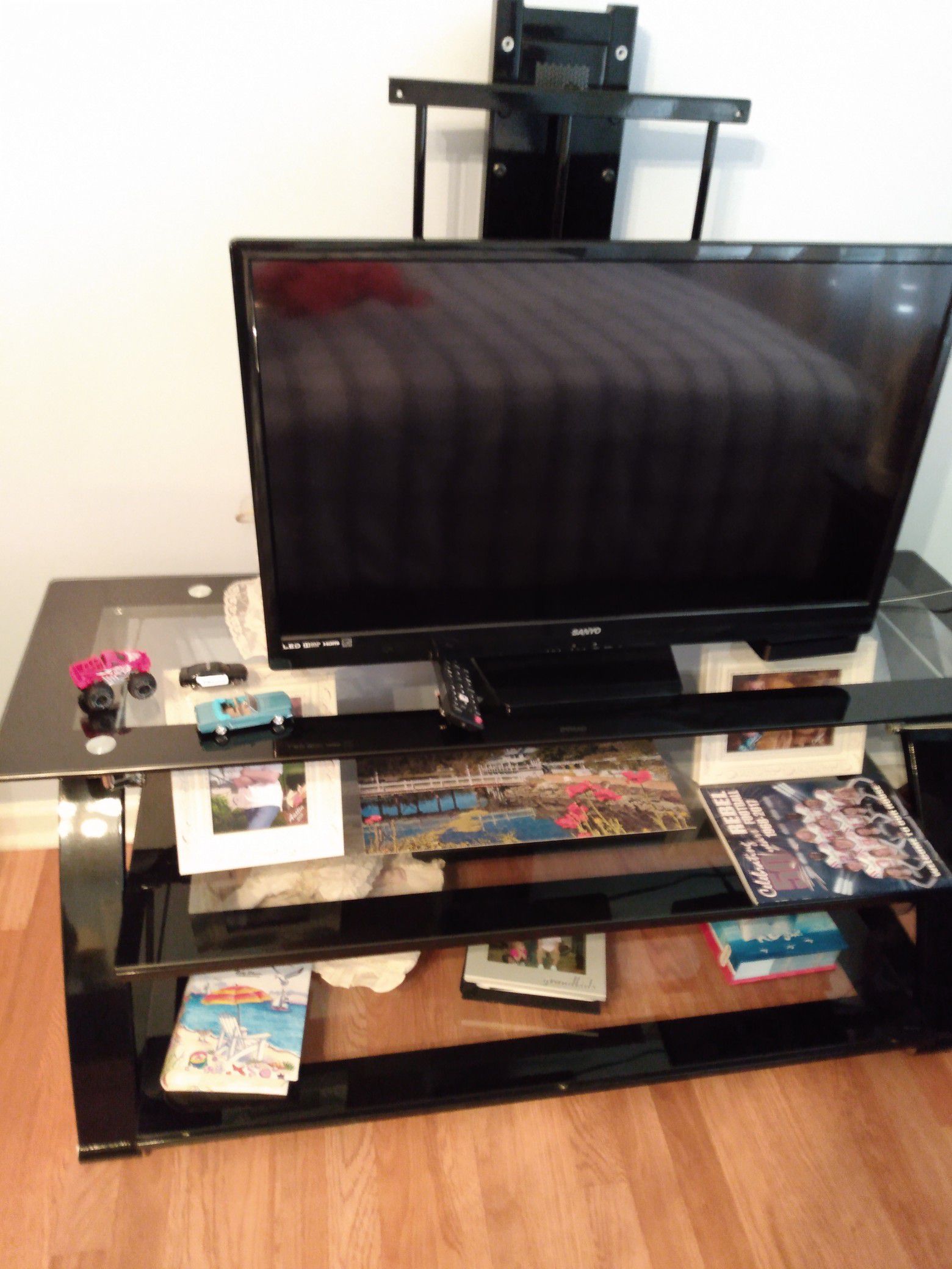 55 inch TV stand like new