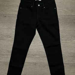 Women’s 711 Levi Skinny Jeans