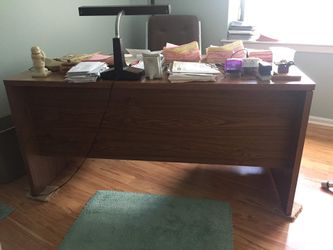 Office desk with 5 draws and cordenza and swivel chair