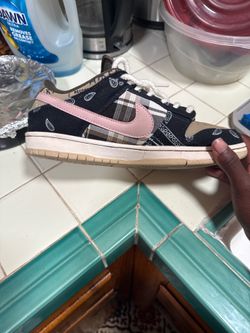 Travis Scott sb dunks size 11 (negotiable)