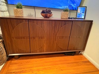 Sideboard buffet cabinet