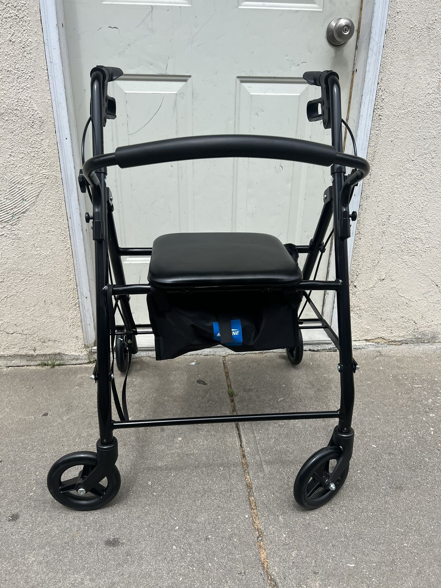 ROLLING WALKER