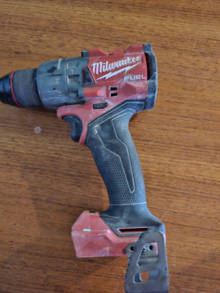 Milwaukee Drill M18 with 5.0 battery 