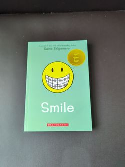 Smile by Raina Telgemeier Scholastic Graphic Novel