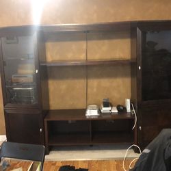 Entertainment center