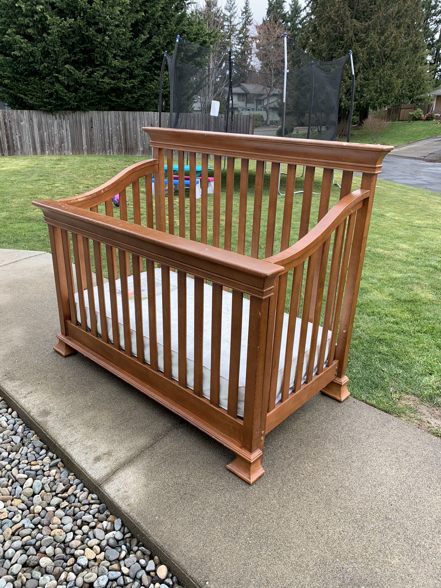 Convertible baby crib to double bed