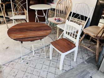 Little slatted teak round table and acacia chair for toddlers