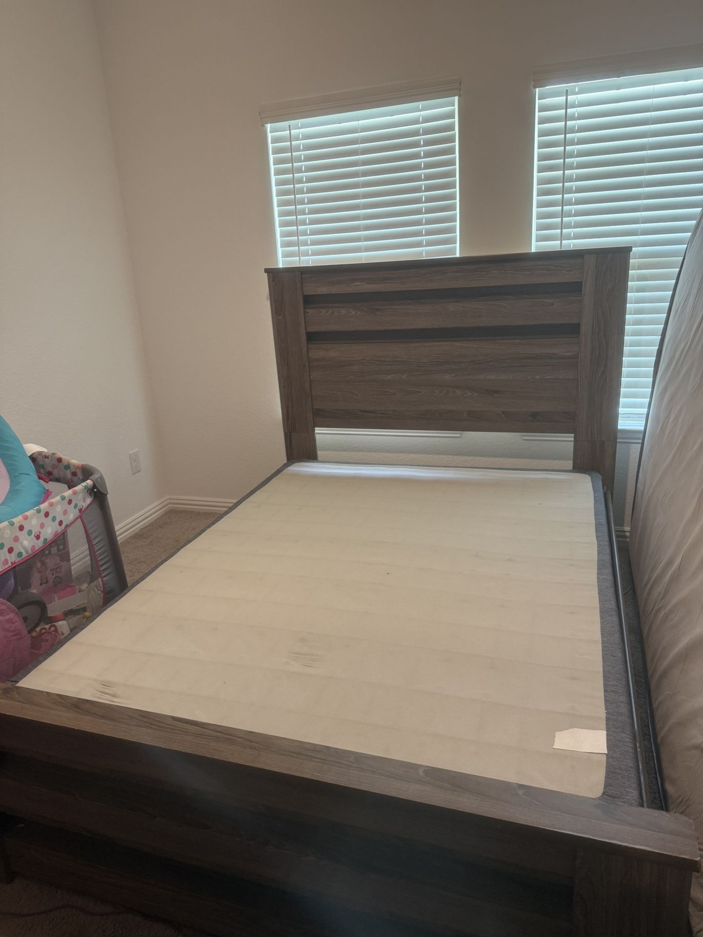 Queen bedroom Set