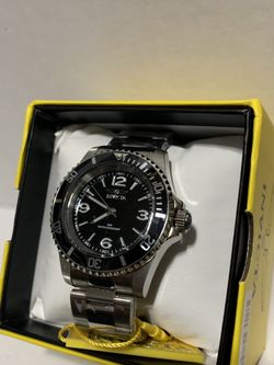 Invicta Men’s Pro Diver Rowan 40mm Silver Tone Watch Black Dial