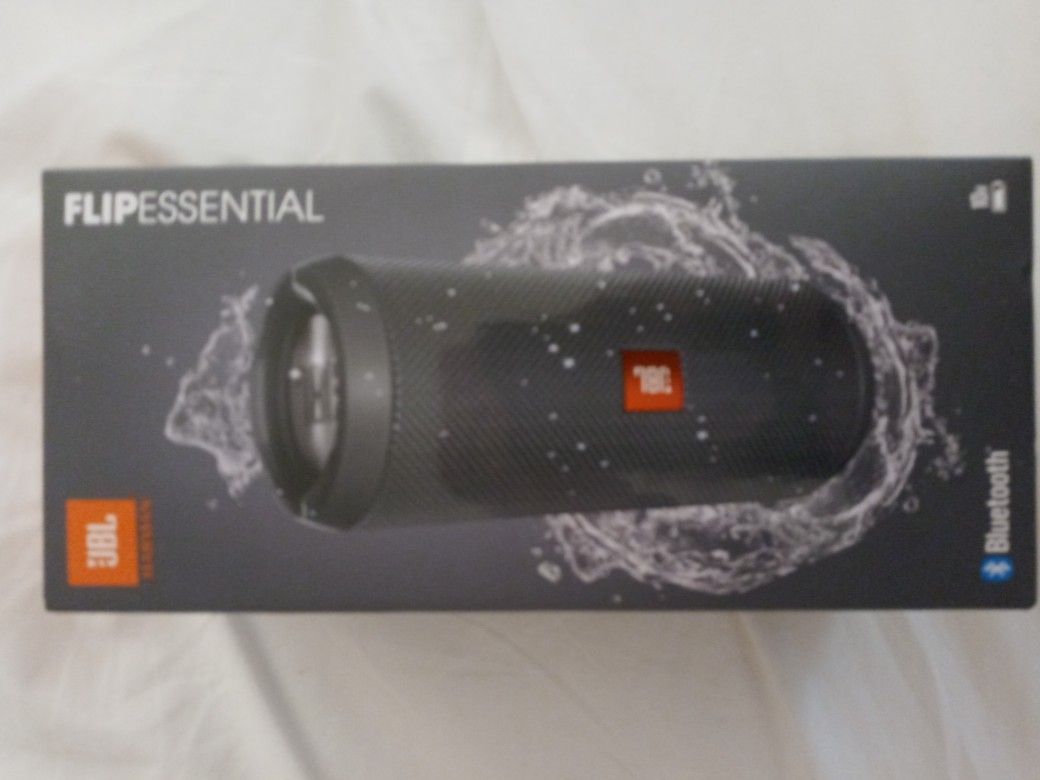 JBL Flip Essential bluetooth speaker