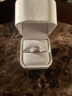White Gold Natural Princess Diamond Ring size 9