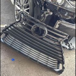2017 Lexus Is300 Front Grill
