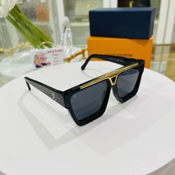 Louis Vuitton Sunglasses for Sale in Katonah, NY - OfferUp