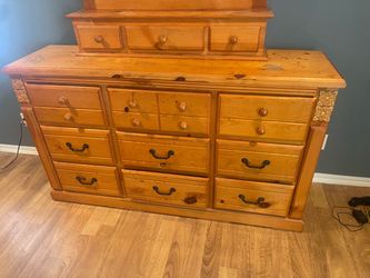 Pine dresser cabinet with mirror