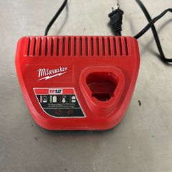 Milwaukee M12 Charger