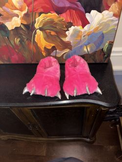NWOT Fun Slippers NWOT FUN Pink Furry Claw Slippers with Silver Claws