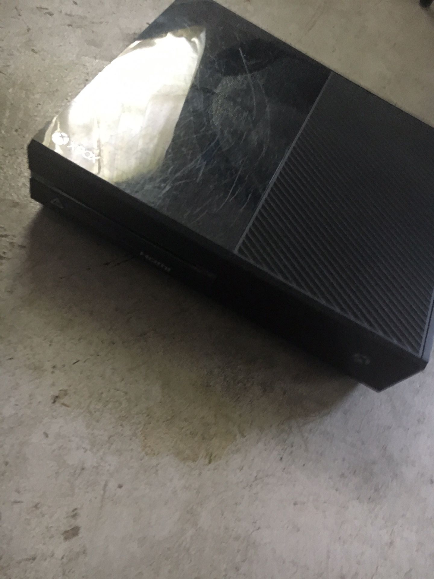 Xbox one with a headphone and mic and Kinect and 3 games including gta 5, fifa 19, and fifa 17