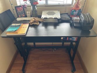 Black Desk
