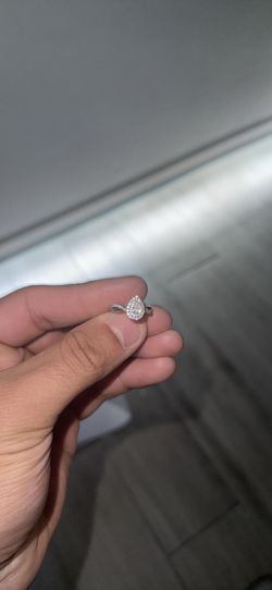 Size 4 Kay Jeweler Engagement Ring