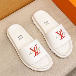 Best-selling men's slippers