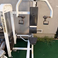 Paramount rotary chest press selectorized machine