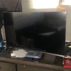 Roku Small TV 100$ Flat (negotiable)