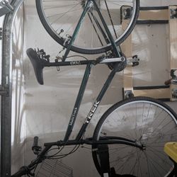 Women's Trek Bike 28" Tires 