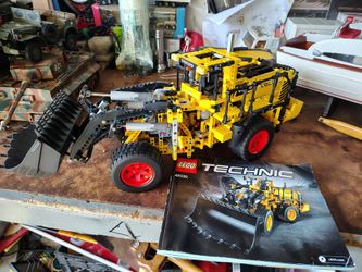 LEGO Technic 42030 Volvo L350F Wheel Loader