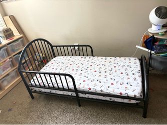 Toddler bed with mattress