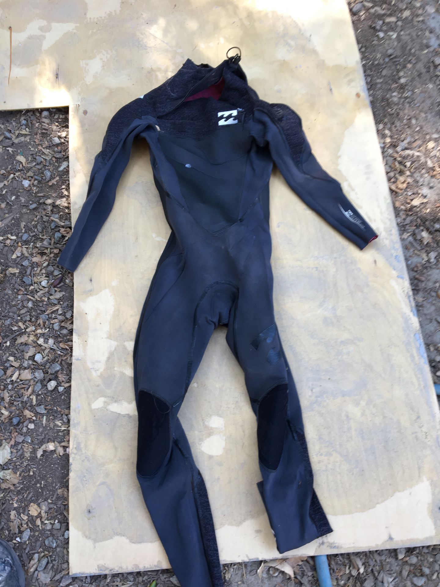 Large billabong wetsuit