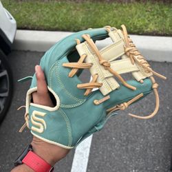 Custom Baseball Glove