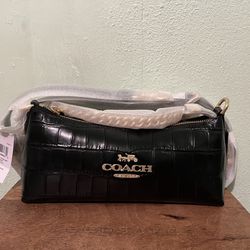 Coach Charlotte Shoulder Bag (black) / Crossbody With Gold Chain Strap 